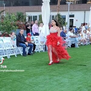 NWT Sherri Hill Stunning Red Ruffled Gown, Size 6